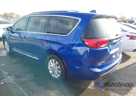 2018 Chrysler Pacifica Touring L Plus z USA, uszkodzony, nr VIN 2C4RC1EG4JR257745